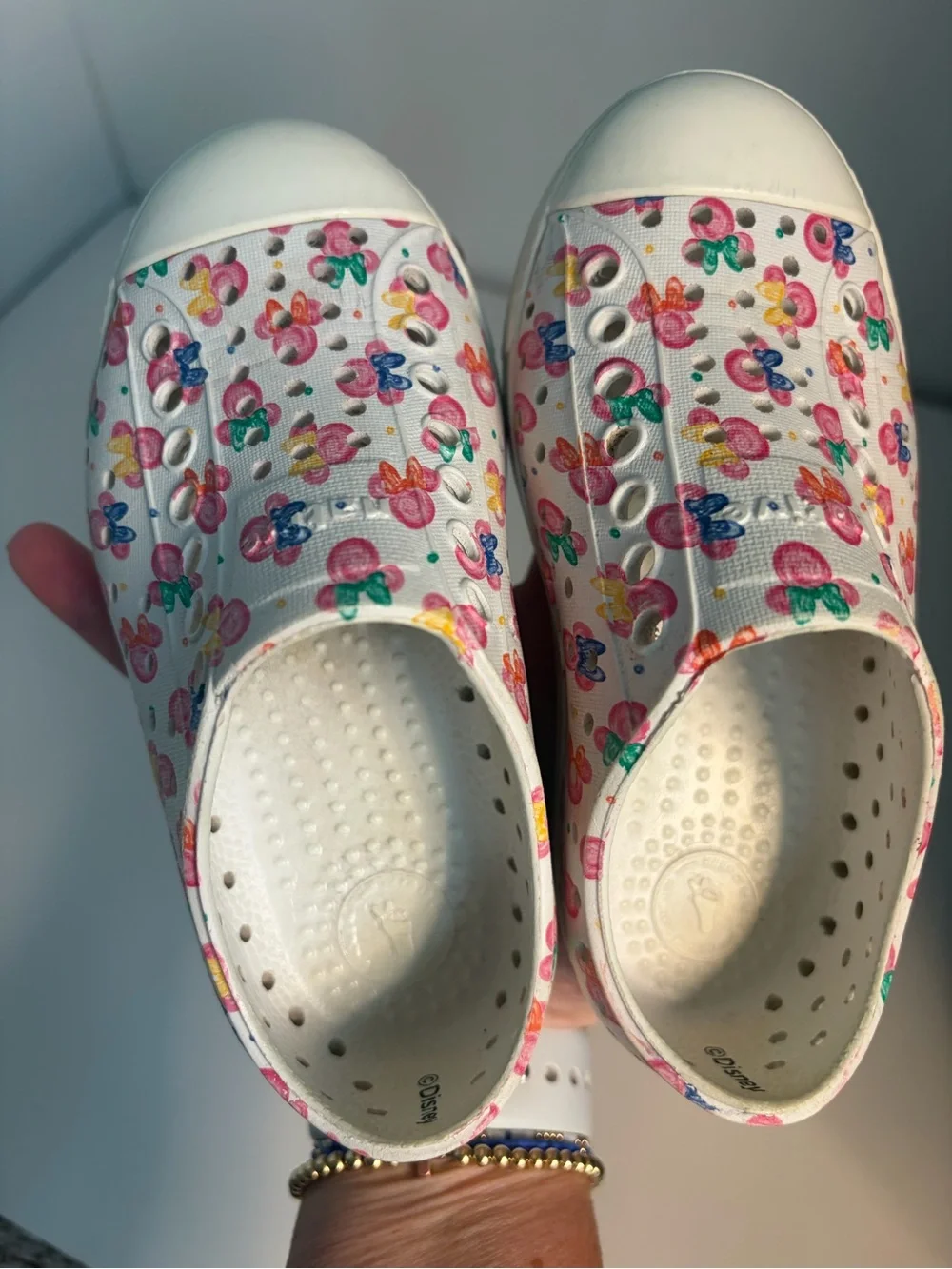 Native Disney Collaboration Girls Water Shoes White with/Minnie Mouse Size 9